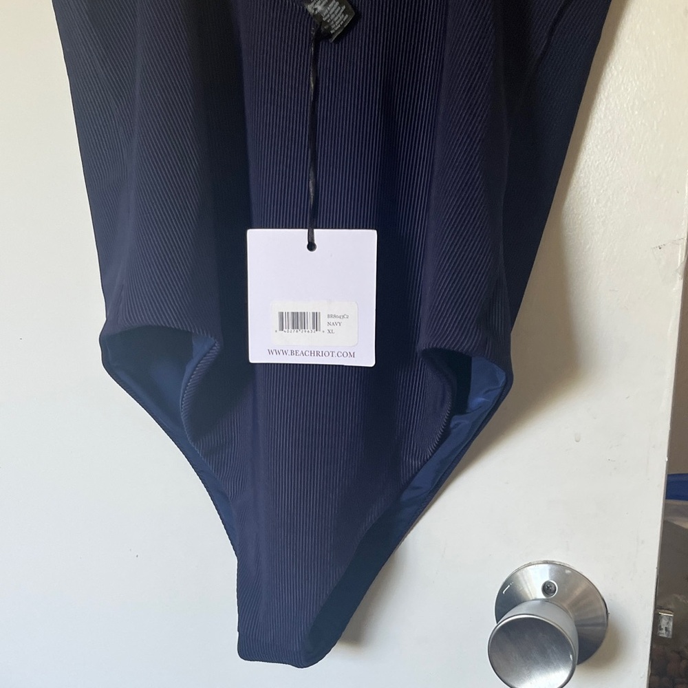 NWT Nordstrom navy maillot One Piece silky ribbed Swimsuit excellent soft feel - Picture 10 of 14